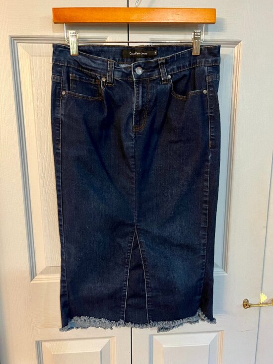 Calvin Klein Dresses & Skirts - Calvin Klein Jean Pencil Skirt Size 6 Stretchy